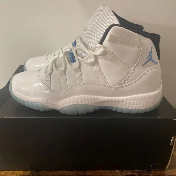 Air Jordan 11 Retro “Legend Blue” Sneakers
